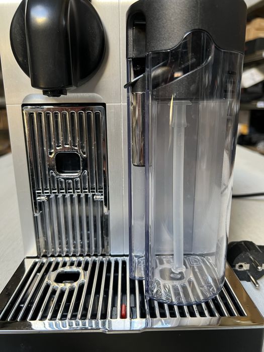 Ekspres kapsułkowy De'Longhi EN 750.MB 19 bar srebrny/szary