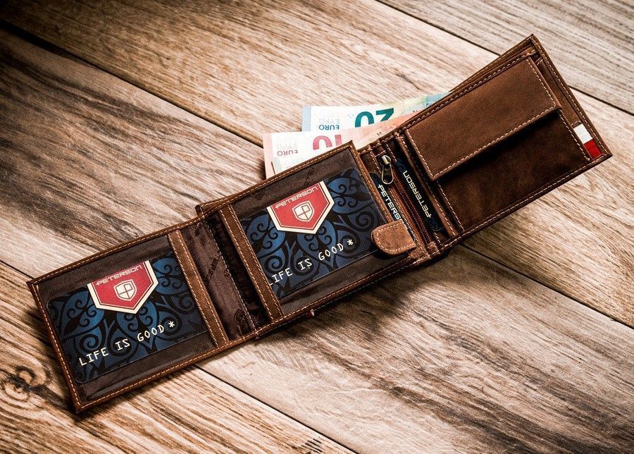 skórzany portfel z patriotycznym akcentem - peterson