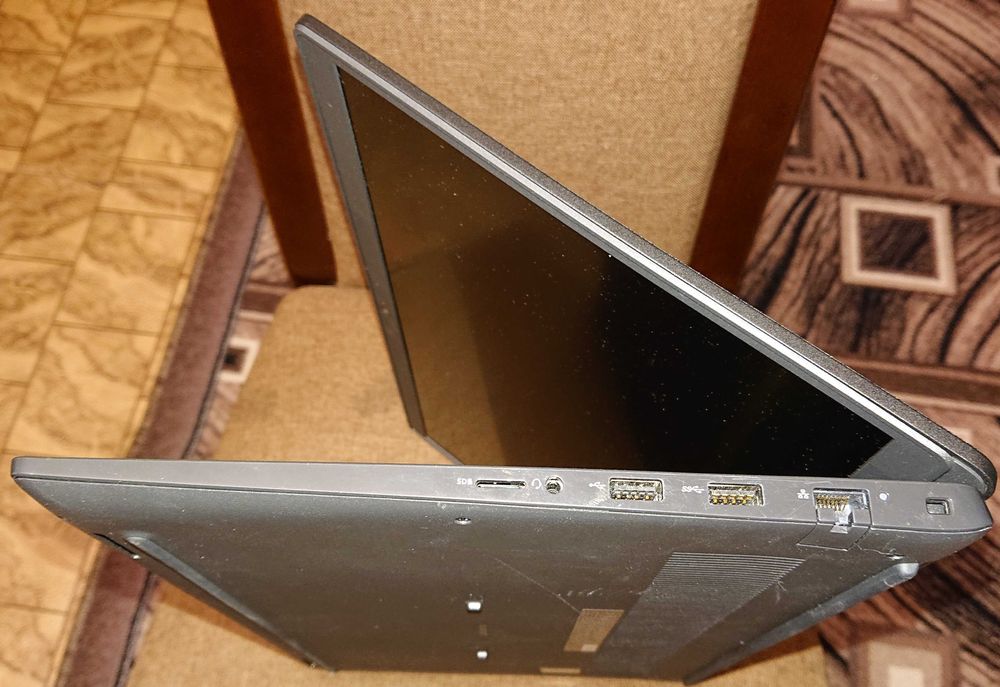 Dell /15,6"/i5-1135g7/SSD 256 Gb/Intel Iris/8 Gb DDR4/бат .5ч