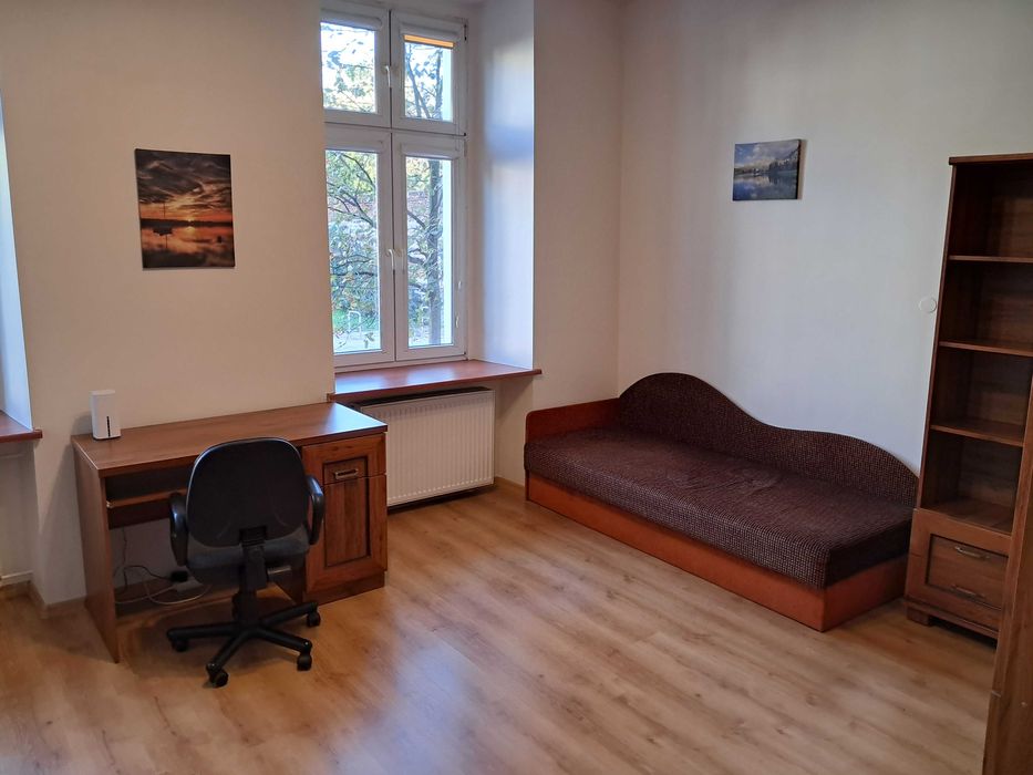 Do wynajęcia kawalerka - Stare Miasto - Sikorskiego - od właściciela.