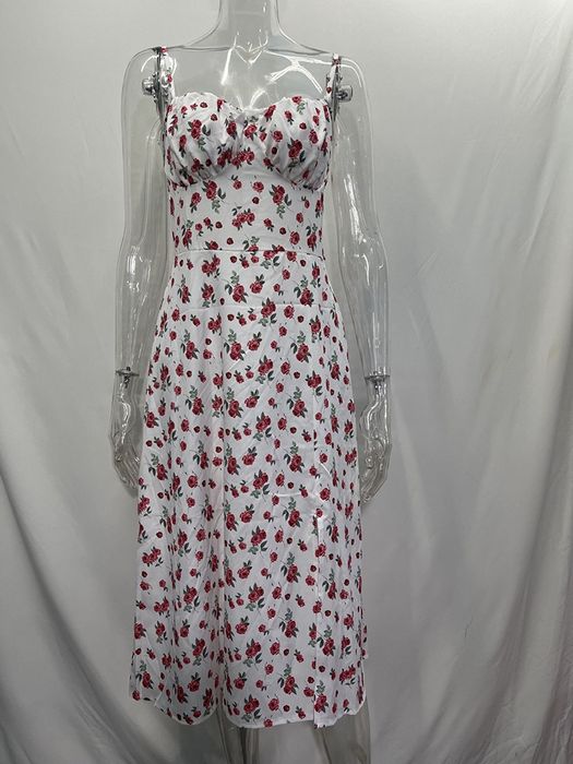 Белое платье с разрезом в цветочный принт белый сарафан