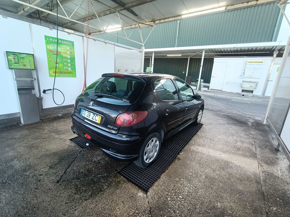 Peugeot 206 1.4 HDI Look 5P Muito Económico foto 2