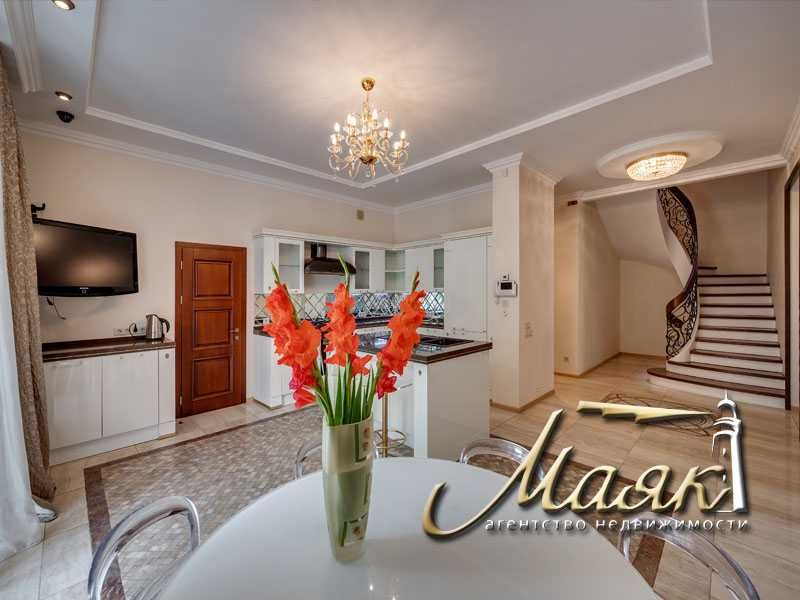 Безупречный дом на Великом Лугу.