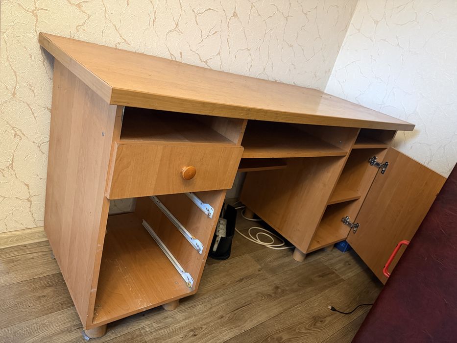 Продам добротний письмовий( робочий) стіл, стан 7/10