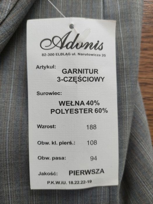 Garnitur meski szary