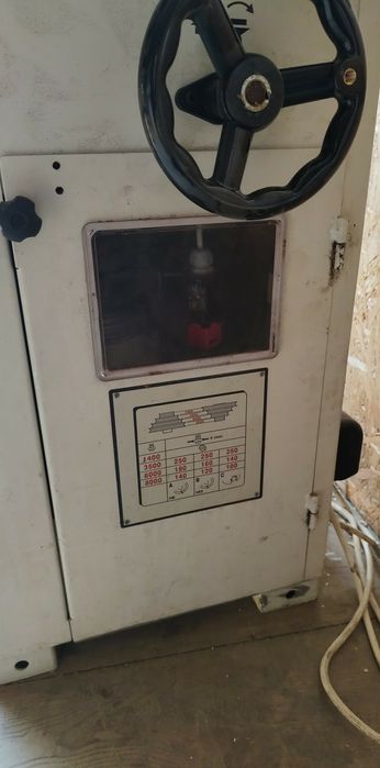 Frezarka dolnowrzecionowa