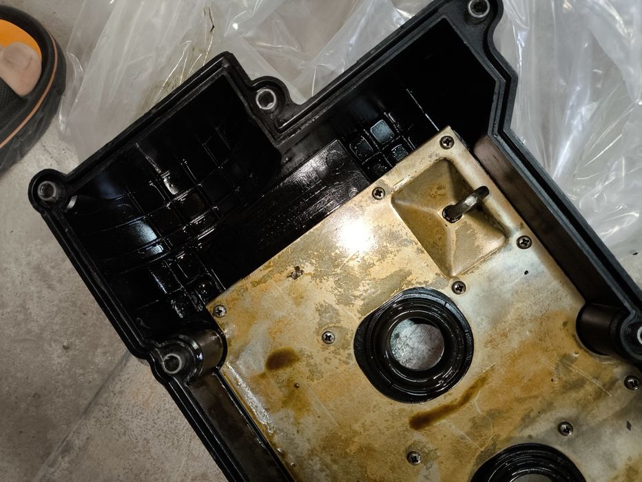 Кришка клапанов хюндай Туксон 2008,2.0бенз