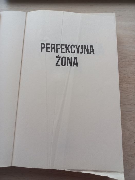 Książka ,,Perfekcyjna żona"