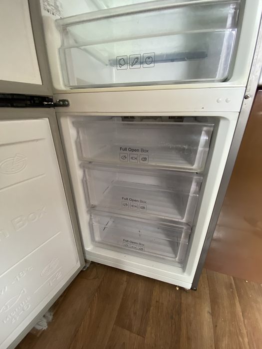 Холодильник  Samsung No Frost
