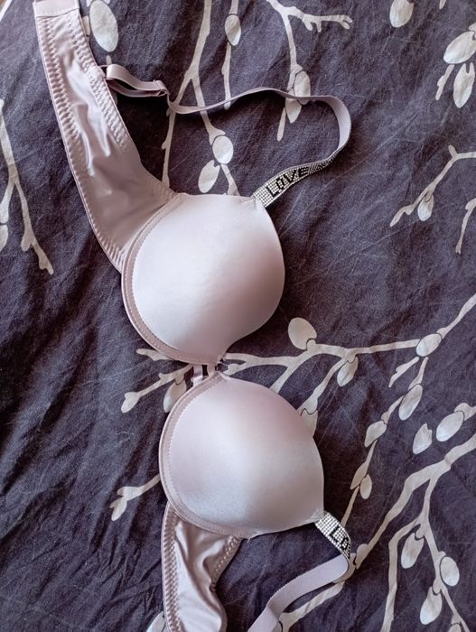 Шикарний пудровий ліф