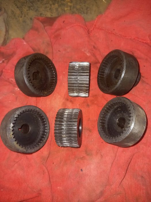 Соеденительная зубчатая муфта полумуфты  маленикая