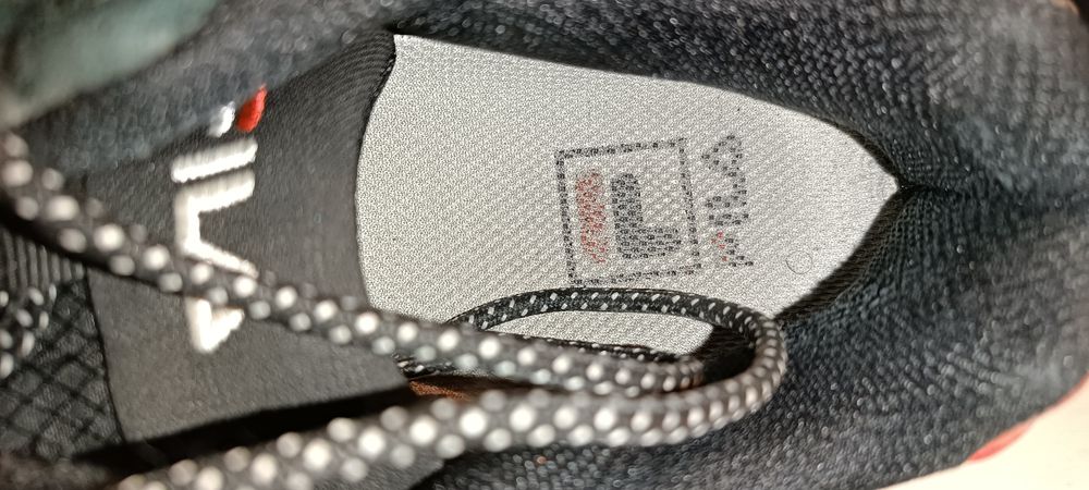 Sapatilhas Fila original tamanho 41 em caixa de origem