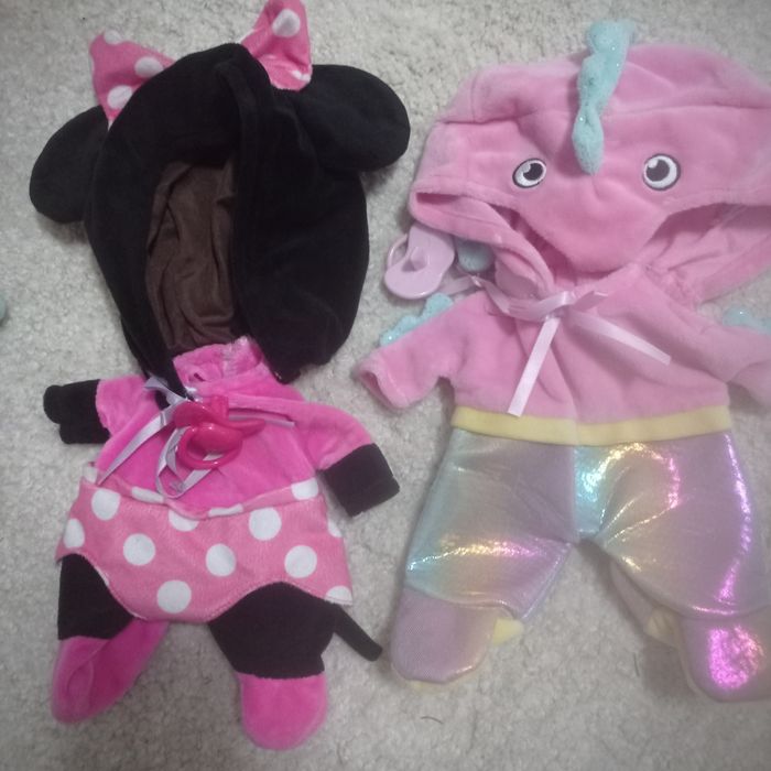 Boneca CRY BABIES grande com 3 roupas