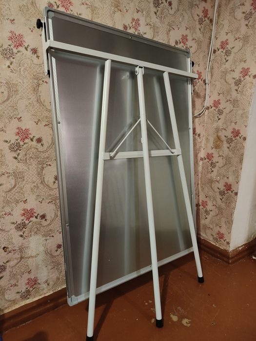 Фліпчарт 65х100 см на тринозі