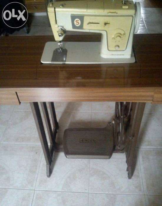 Máquina de Custura Singer