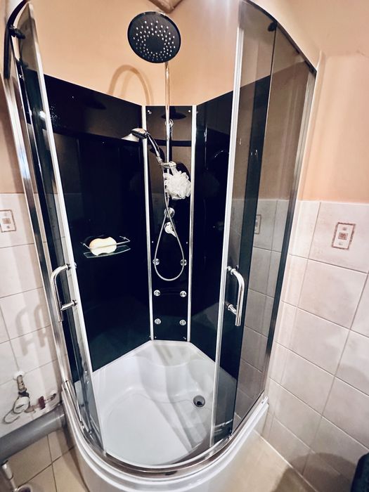 Kabina prysznicowa z hydromasarzem