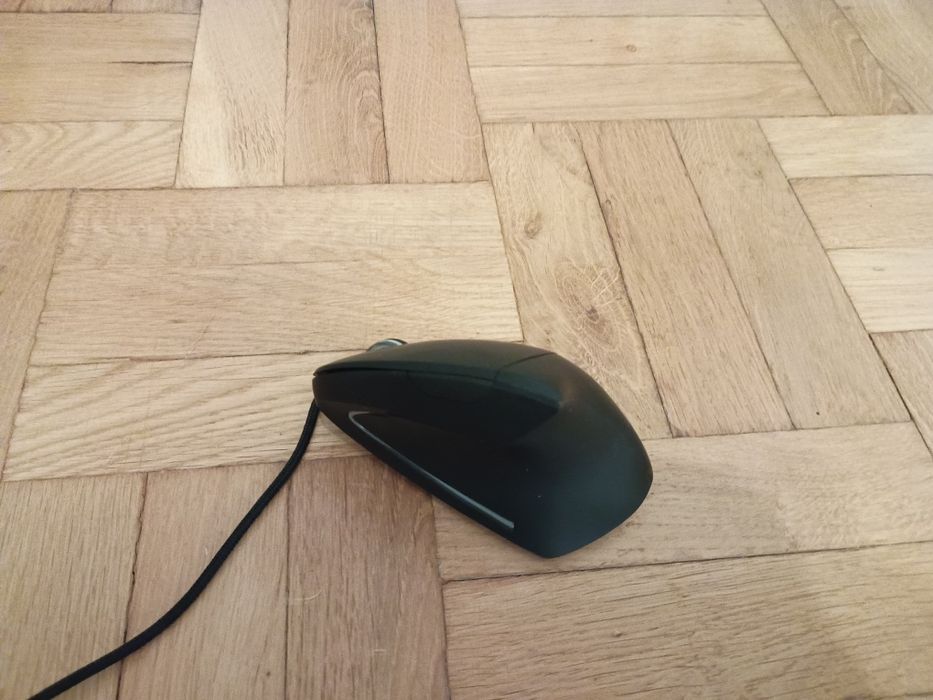 Przewodowa pionowa / ergonomiczna myszka