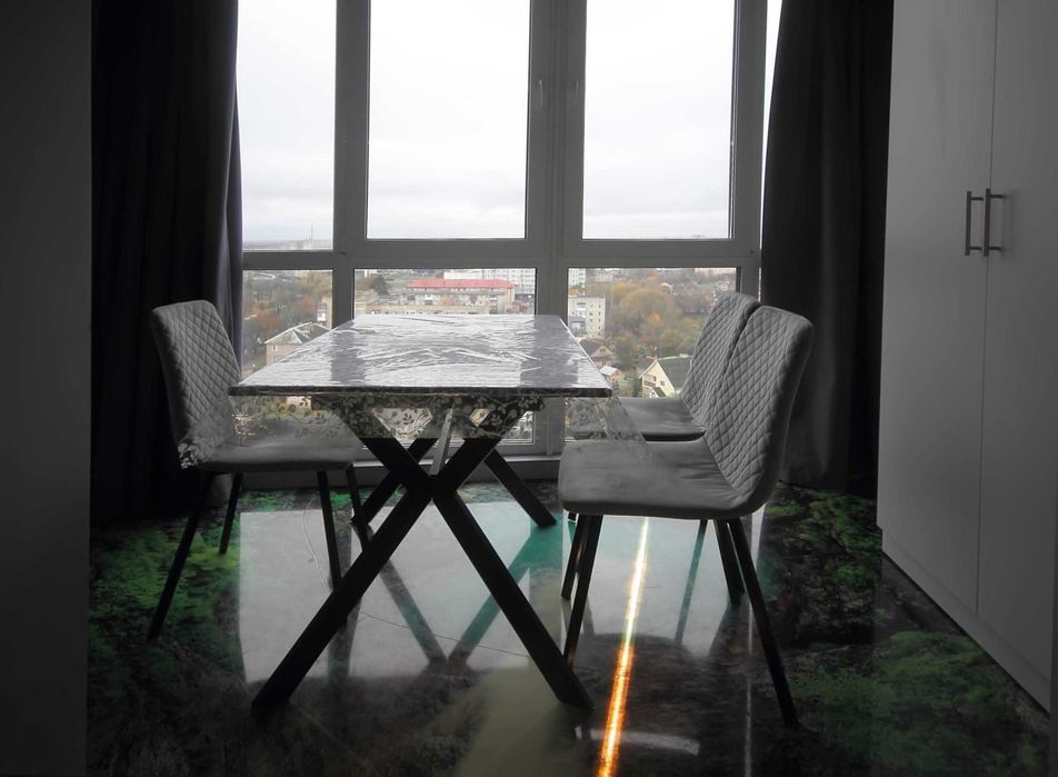 Продаж Великогабаритна 2-кімнатна новобудова в центрі міста