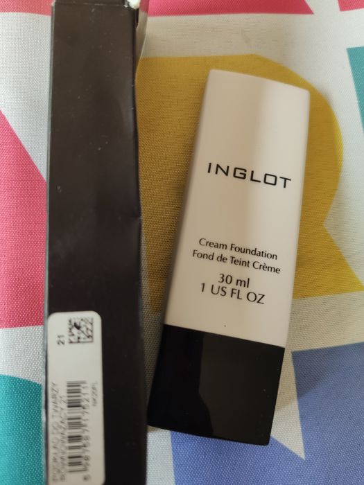 Inglot równoważący podkład do twarzy 21
