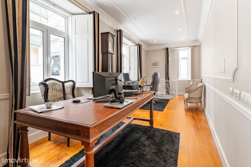 Moradia T4 + 1 com piscina, Pena, Lisboa
