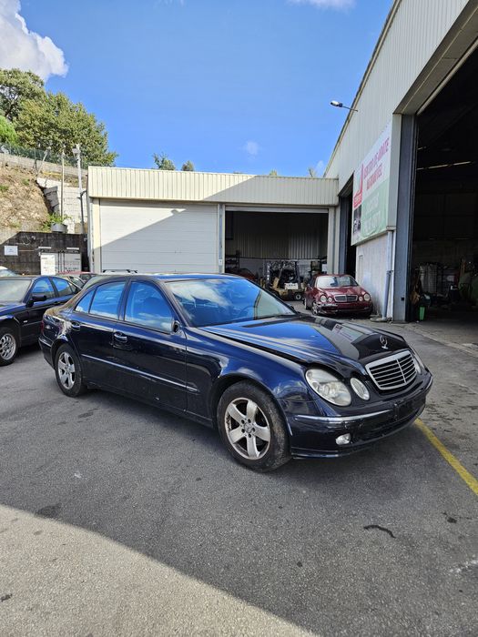 Mercedes-Benz E270 CDi W211 Avantgarde de 2004 para peças
