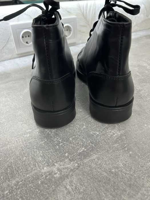 Шкіряні ботинки