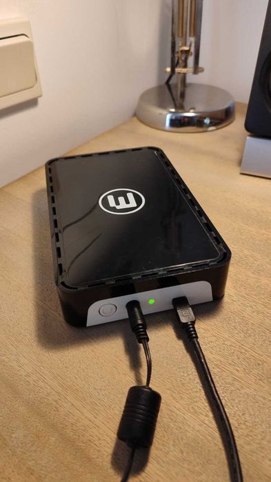 Disco externo de 1,5 TB + saco com imensos extras.