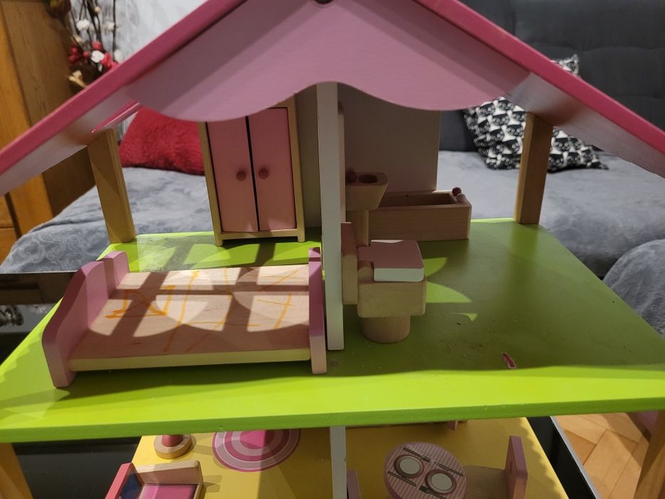 Drewniany domek dla lalek EINCHORN