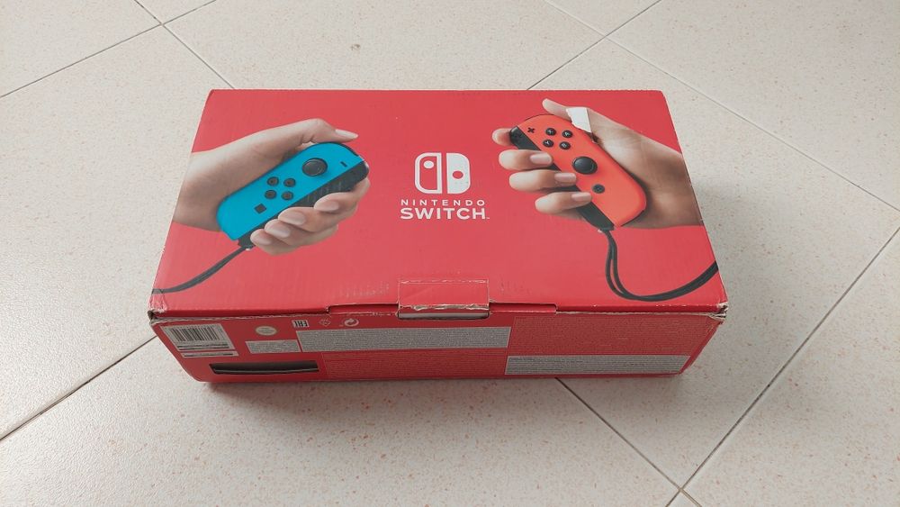 Nintendo Switch V2 com jogo