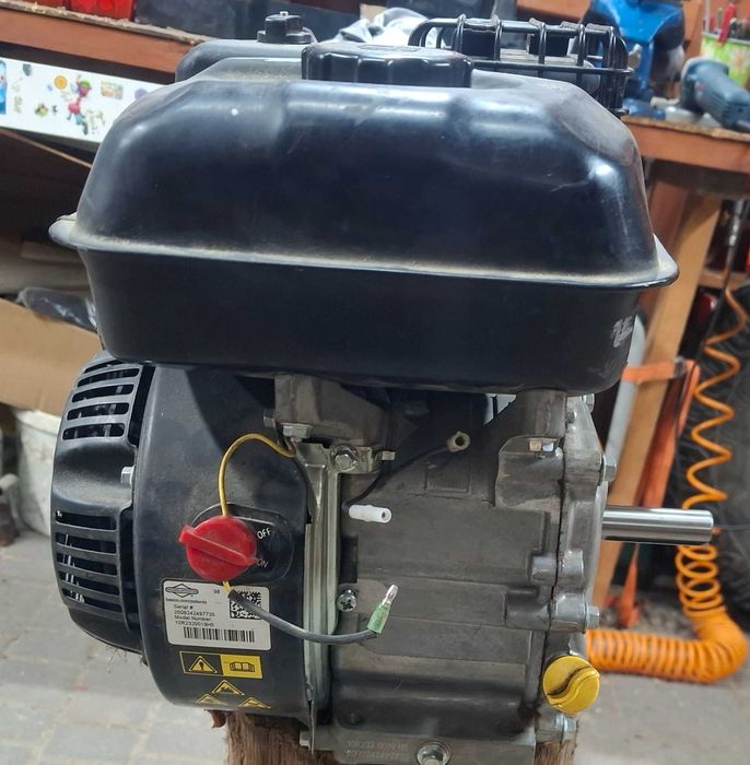 Silnik briggs stratton cr750 uszkodzony