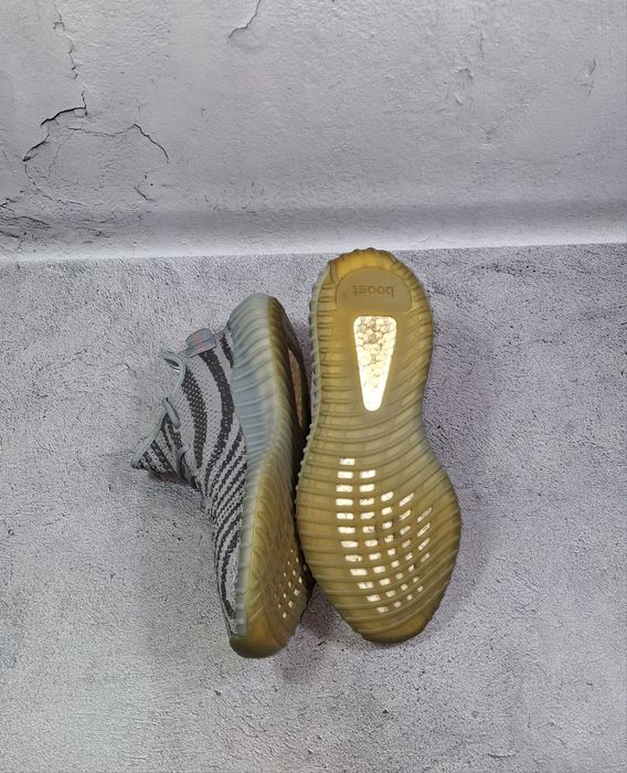 Кроссовки Adidas Yeezy Boost 350V2 Beluga спортивные 700 500