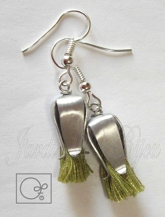 Brincos Cardos com franjinha colorida