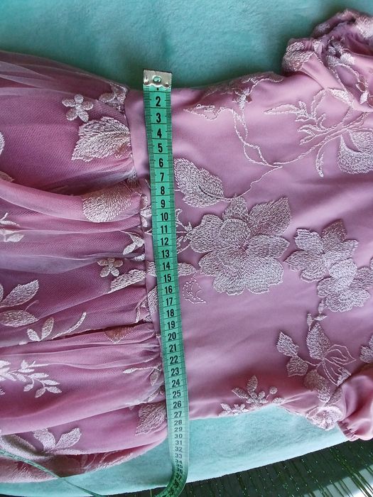 Рожева святкова сукня. На 5-6 років. Розмір 122-128см.Розовое платье