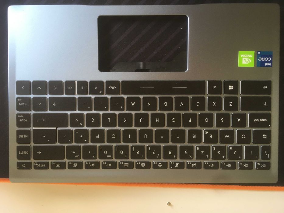 Vendo peças de portátil MSI Modem 14 B11SB64738808769154122