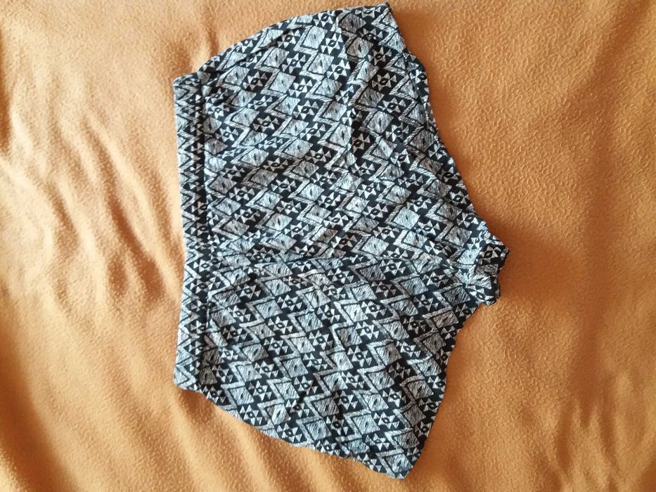 Szorty spodenki we wzorki H&M 38 M