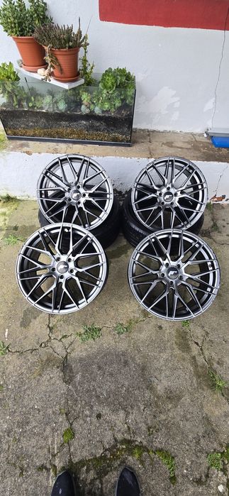 Japan racing 28 Hyper Black