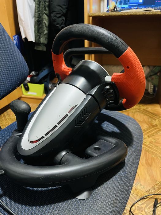 Игровой руль BRAVIS