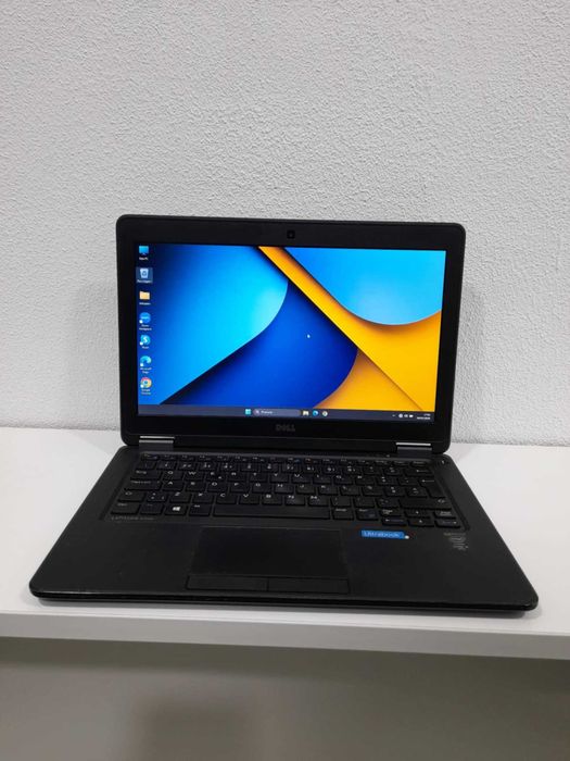 Dell Latitude E7250 - Intel Core i5 / 8Gb / SSD 256GB / Tec Iluminado