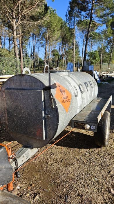 Reboque Cisterna Transporte de Gasóleo