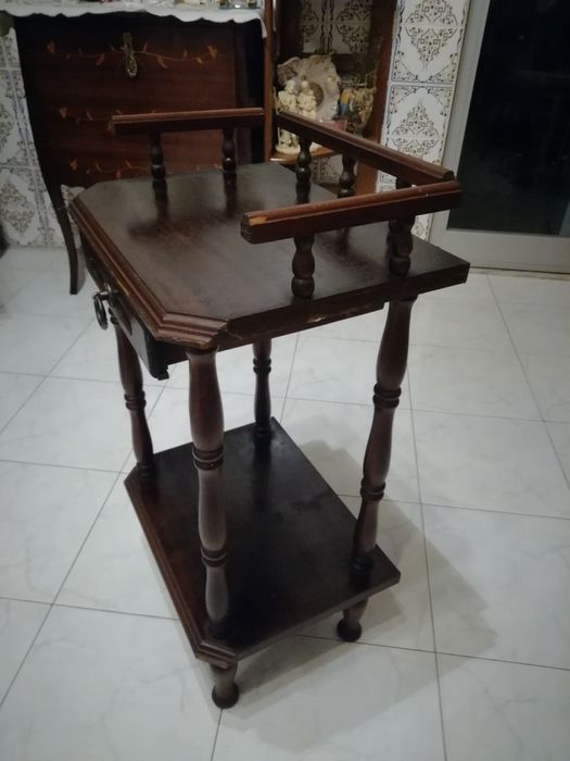 Mesa Antiga Pequena  Bonita