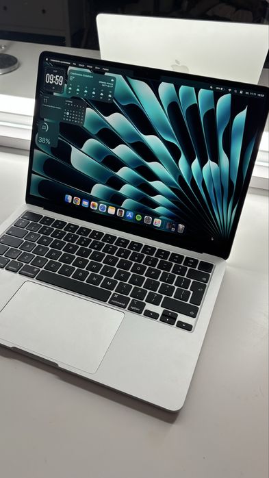 MacBook Air M3 na gwarancji STAN NOWY