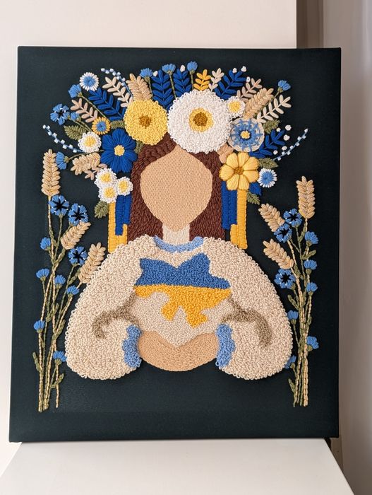 Картина "Берегиня України" килимова вишивка 50х60 см