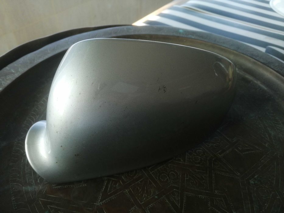 Espelho esquerdo elétrico Volkswagen Golf Variant danificado