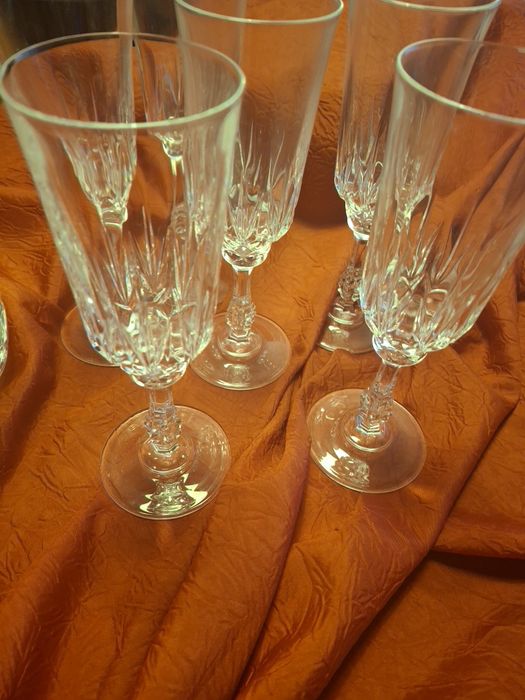 Copos Cristal RCR  V. Branco + V. Tinto + Flutes, novos, em cristal It