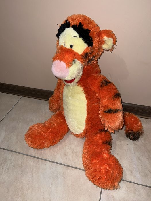 Tygrysek winnie the pooh disney store  disneyland