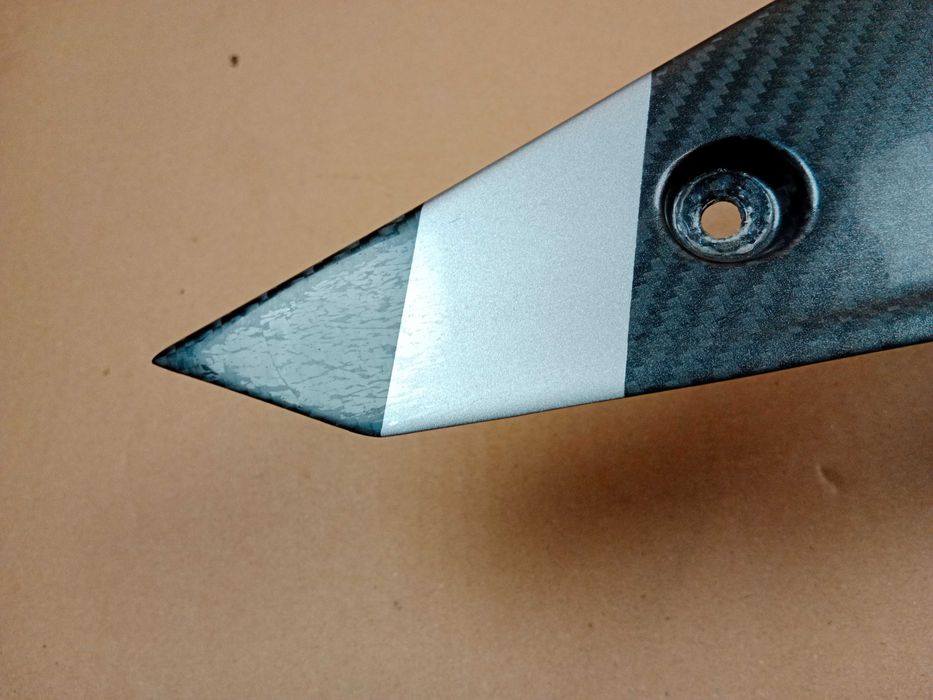 Triumph Daytona 765 Moto 2 Prawy Bok Boczek Owiewka Boczna Carbon