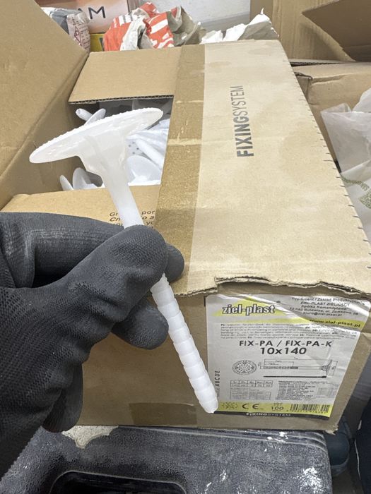 Kołki 10x140mm 100szt.