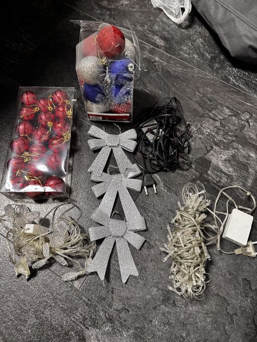 гірлянда , іграшки.