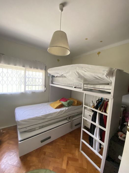 Beliche triplo com cama casal