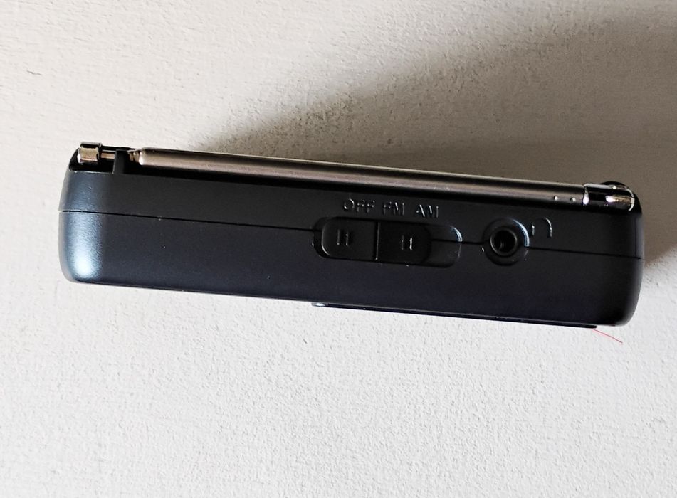 Przenośne radio na baterie